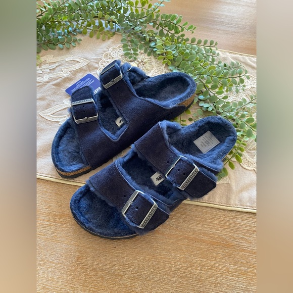 Birkenstock Arizona Shearling Suede
Leather in Midnight Size 39 - Picture 5 of 12